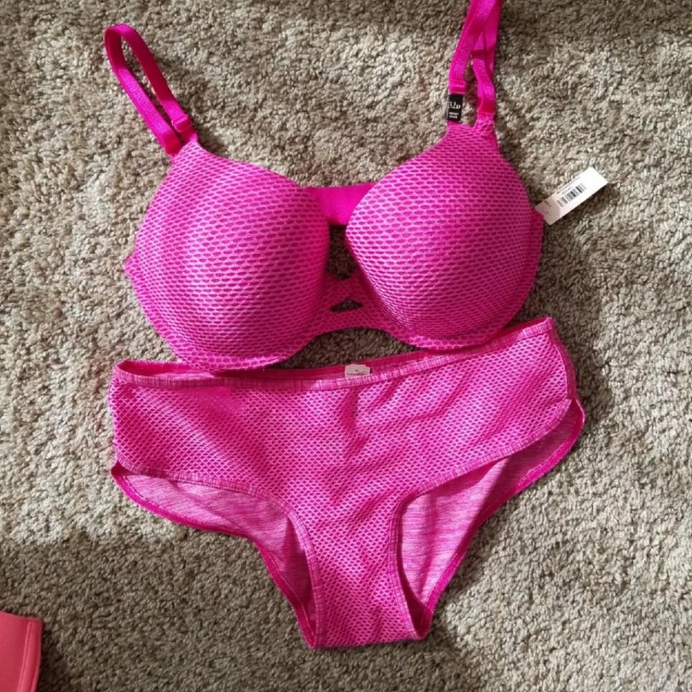 Victoria's secret perfect shape bras set